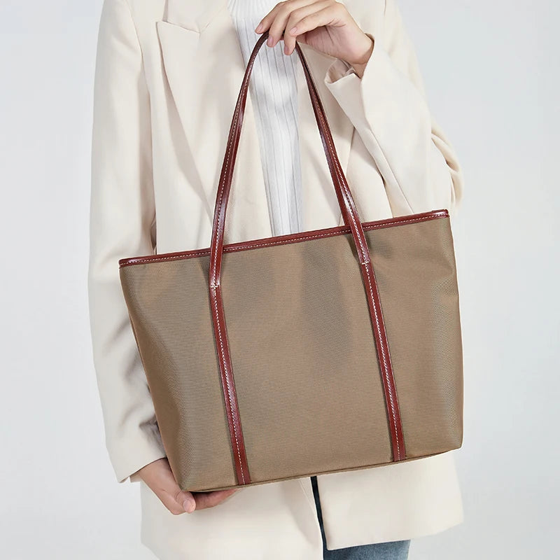 Bolsa Tote Feminina de Nylon Casual e Elegante