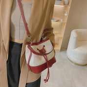 Bolsa Bucket Feminina com Alça Ajustável e Fecho de Cordão