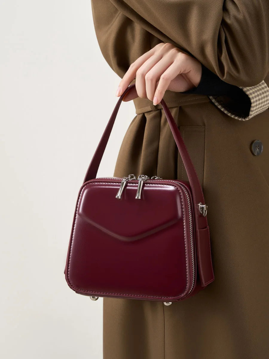 Bolsa Tiracolo Feminina de Couro Genuíno - Elegância e Praticidade