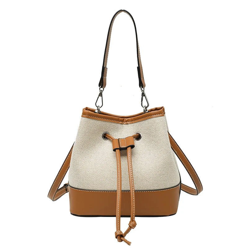 Bolsa Bucket Feminina com Alça Ajustável e Fecho de Cordão
