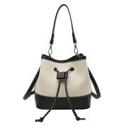 Bolsa Bucket Feminina com Alça Ajustável e Fecho de Cordão