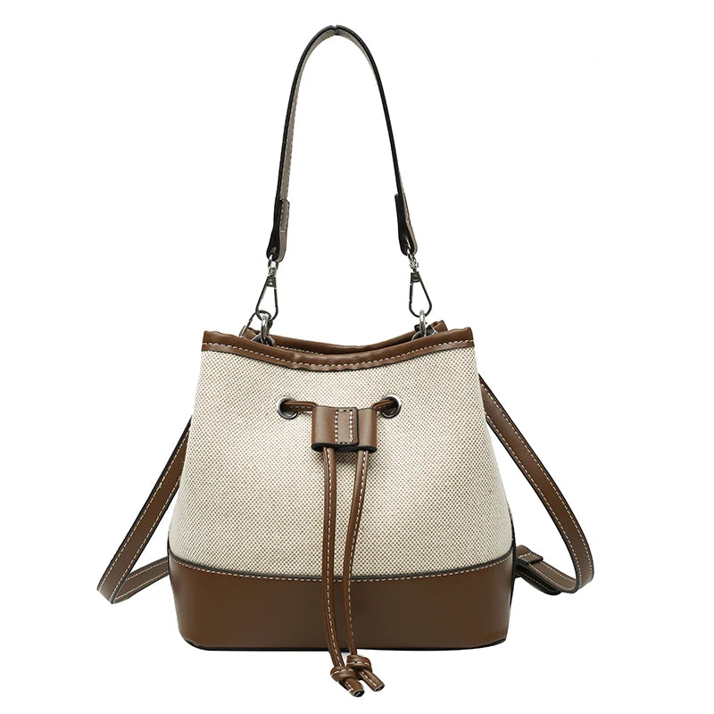 Bolsa Bucket Feminina com Alça Ajustável e Fecho de Cordão